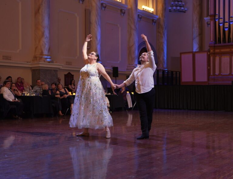 Emma & Roi – Viennese Waltz